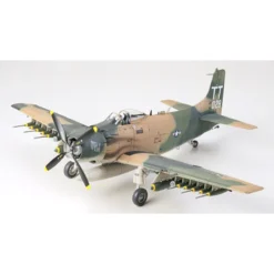 Tamiya Douglas A-1J Skyraider USAF -61073