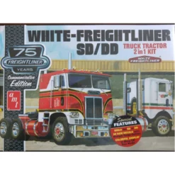 AMT White Freightliner Tractor SD / DD 2 In 1 Kit -1046