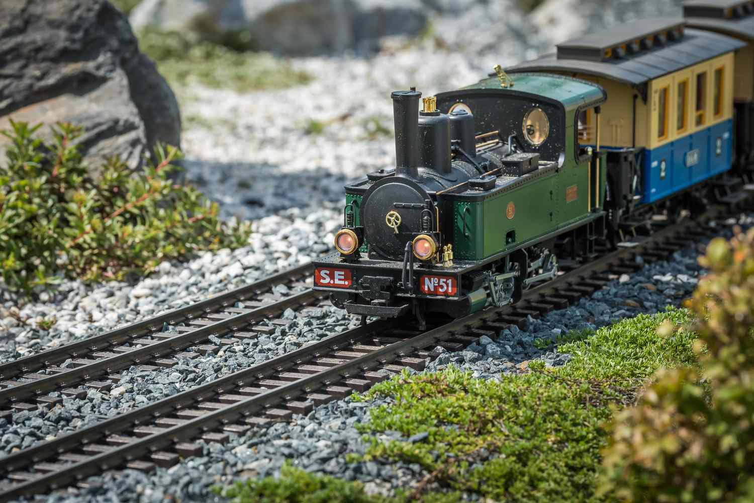 Revell || Tamiya Verkoopwinkel 9 Revell || Tamiya Verkoopwinkel -Revell || Tamiya Verkoopwinkel railway modelling train outdoors on a sunny day 1146291742 aea201fa20ea48b49f6e7d1aeb65ab4a